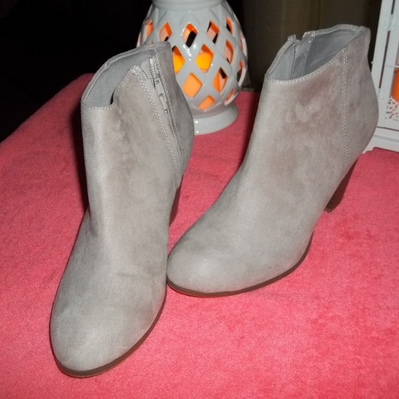 Old Navy Shoes - NEW PAIR OF OLD NAVY BOOTS  SIZE  10